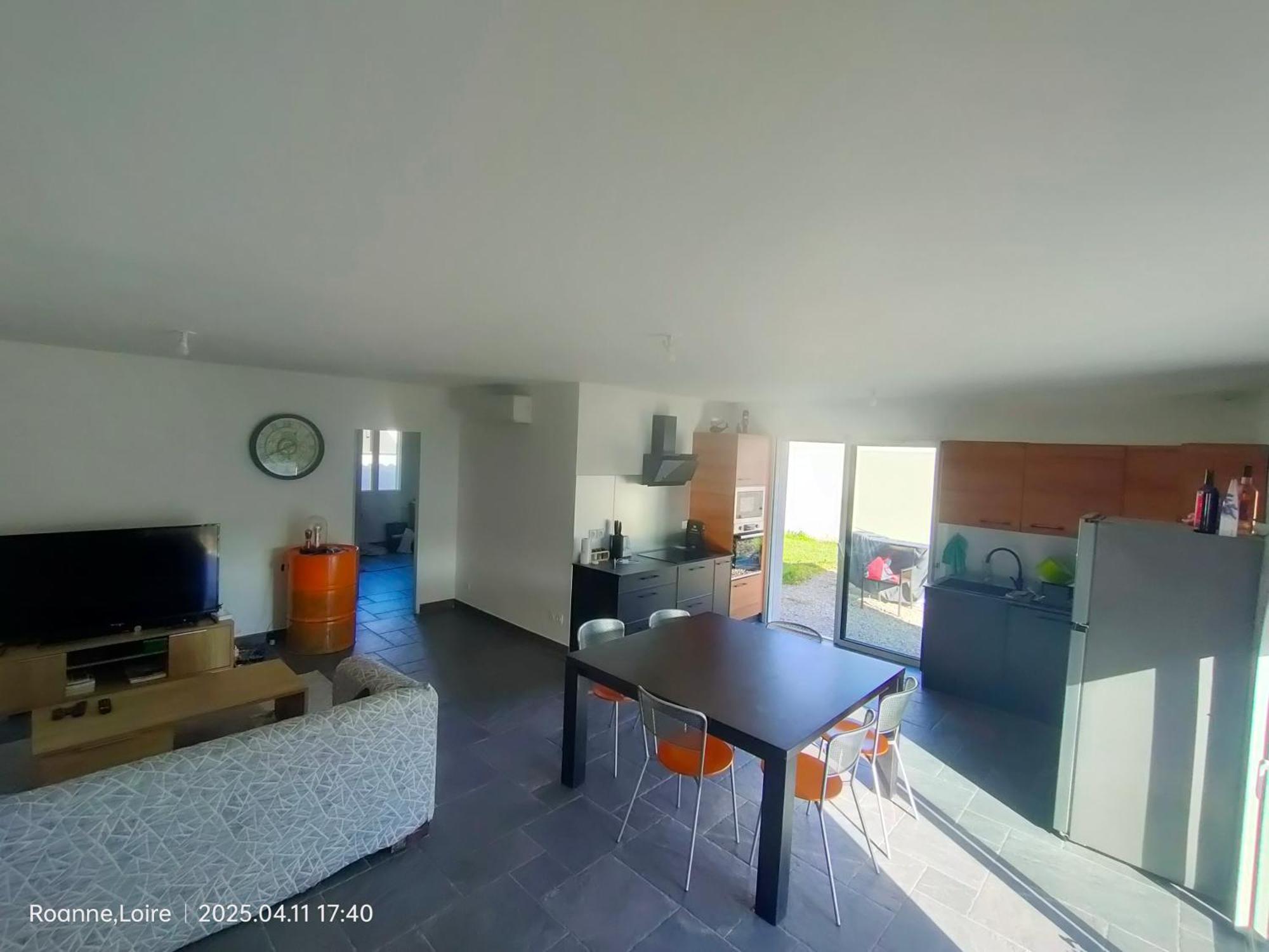 Chambre Dans Maison Plain-Pied Moderne Roanne Exteriér fotografie